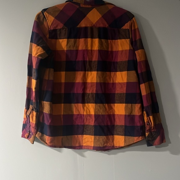 Natural Reflections Button Up Top size Medium - Picture 6 of 6